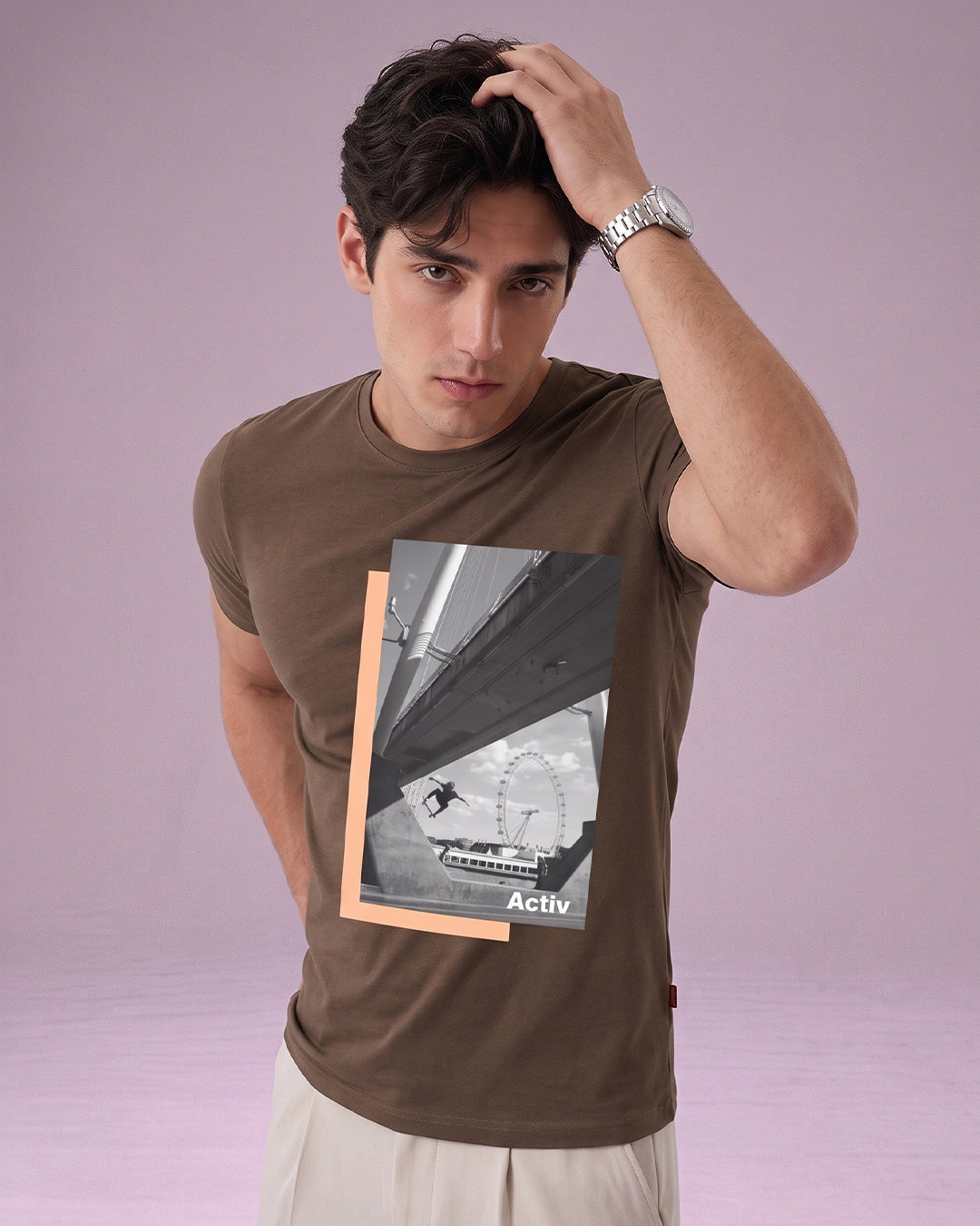 ACTIV GRAPHIC R.NECK T-SHIRT - BROWN