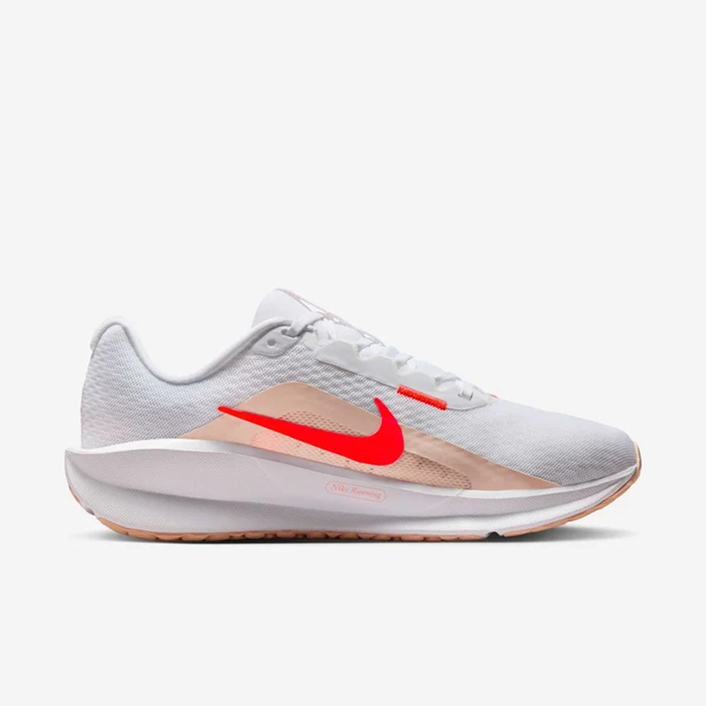 W NIKE DOWNSHIFTER 13 - WHITE